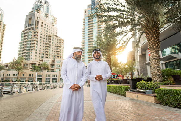 Businessmen in Dubai - Valokuva, kuva