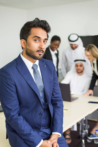 Business meeting in Dubai - Foto, Bild