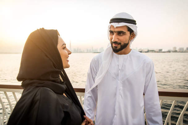 Arabic couple dating in Dubai - Fotoğraf, Görsel