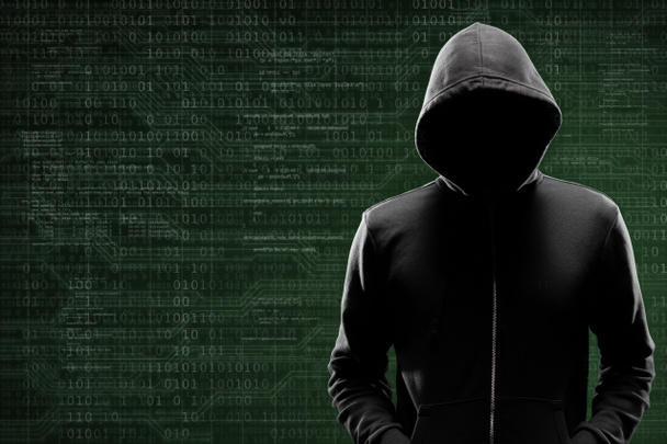 Számítógépes hacker maszk és kapucnis felső absztrakt bináris háttér. Kitakart, sötét arca. Adatokat tolvaj, az internetes csalások, a darknet és cyber security fogalma. - Fotó, kép