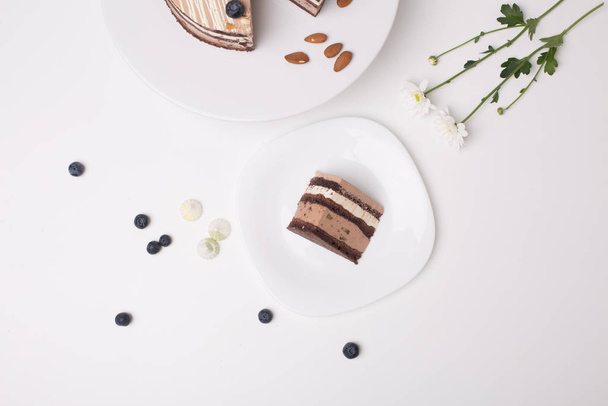 primer plano de los dulces conceptuales, sobre una mesa blanca
 - Foto, Imagen