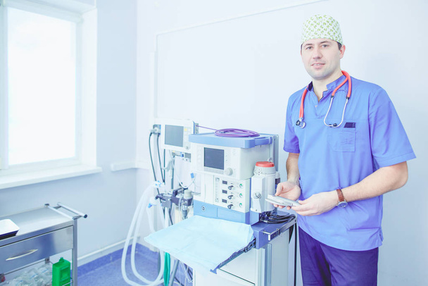 Male surgeon on background in operation room - Foto, Imagem