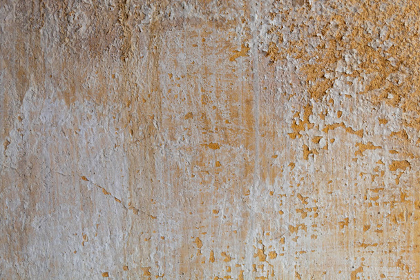 Textura de pared de hormigón dañado beige pelado envejecido
 - Foto, Imagen