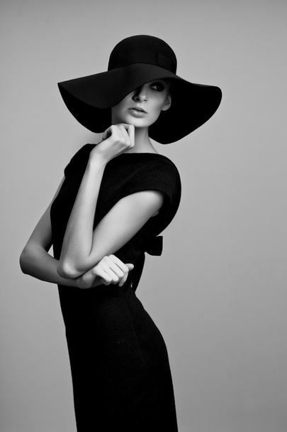 Black and white portrait of elegant woman - Fotografie, Obrázek