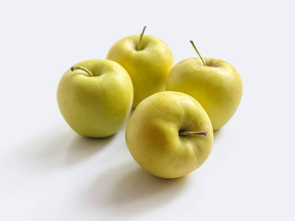 gelb-grüne Äpfel, Sorten "Gold" - Foto, Bild