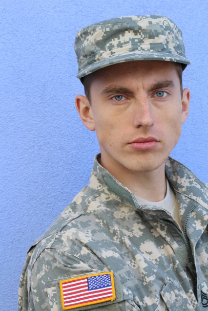 Retrato de homem militar caucasiano saudável do exército
 - Foto, Imagem