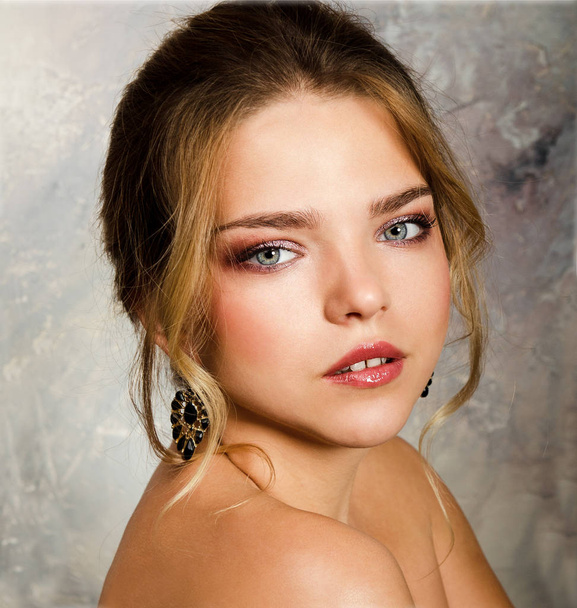 Beauty portrait of female face. Fashion model young woman with m - Zdjęcie, obraz