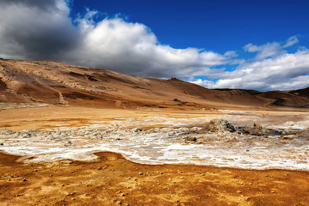 Geothermal area Hverir, Iceland. - Zdjęcie, obraz