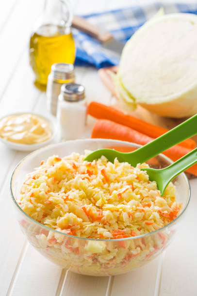 Bowl of coleslaw. Vegetable salad. - Foto, Imagem