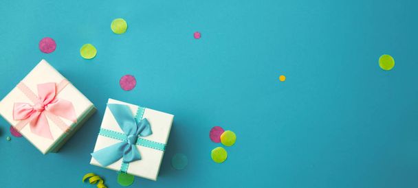 Birthday concept with  present and confetti - Foto, imagen