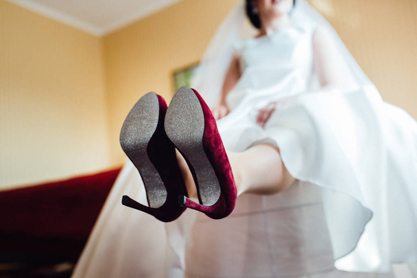wedding shoes of the bride, beautiful fashion - Fotó, kép