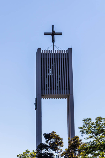 Germering Municipal, District Fürstenfeldbruck, Alta Baviera, Alemania: Detalles de la Torre de la Iglesia St. Martin
 - Foto, Imagen