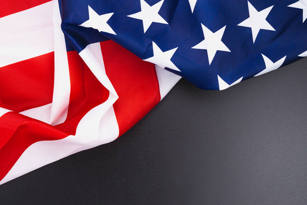 USA:n lippu mustalla pohjalla. USA Memorial päivä, Mem
 - Valokuva, kuva