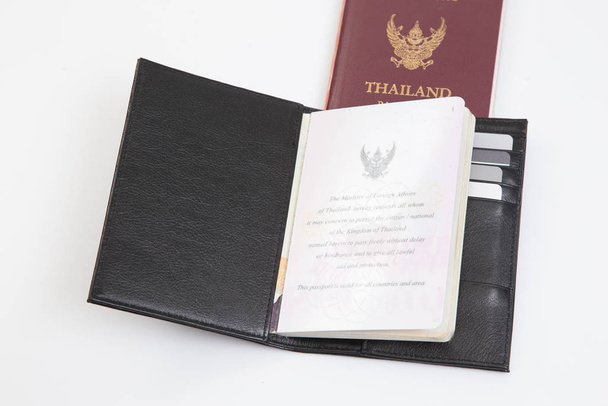 パスポート付き革財布タイ - 写真・画像