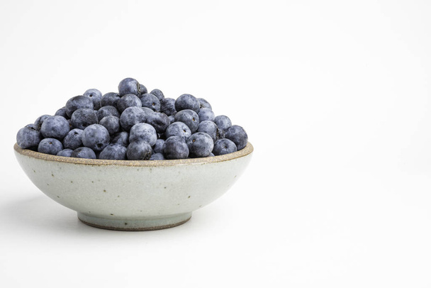 Fresh Blueberries In Glazed Bowl - Фото, зображення