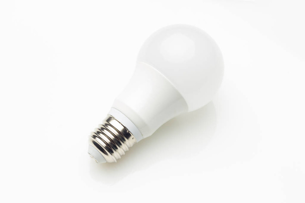Energiebesparende lampen, ecologisch, om energie en verbruik te besparen. - Foto, afbeelding