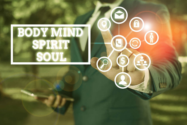 Szóírás szöveg Test Mind Spirit Soul. Üzleti fotó bemutatása Személyes egyensúly terápia Tudatosság állapot - Fotó, kép