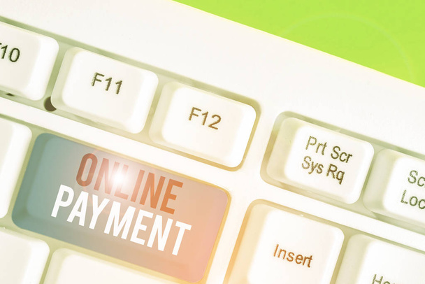 Σήμα κειμένου που δείχνει την online πληρωμή. Business photo showing Διαδικτυακή μέθοδος επεξεργασίας οικονομικών συναλλαγών - Φωτογραφία, εικόνα