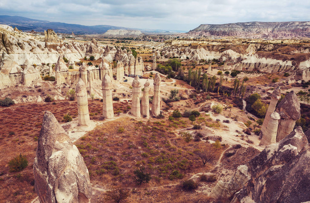 Formación inusual de rocas en Capadocia, Turquía
 - Foto, Imagen