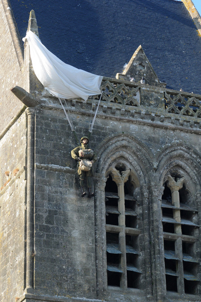 kirkko Sainte pelkkä Eglise Normandiessa
 - Valokuva, kuva