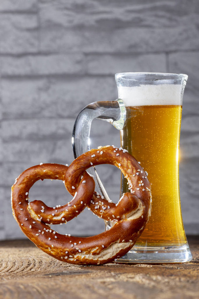 bavarian beer and pretzel - Фото, зображення