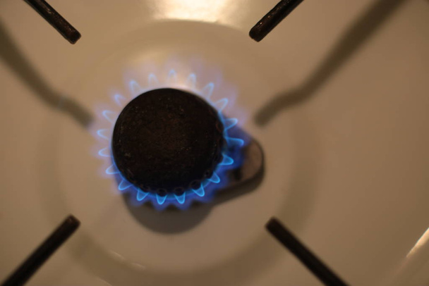 γύρο καύση καυστήρα αερίου, κουζίνα φωτιά φούρνο για το μαγείρεμα - Φωτογραφία, εικόνα