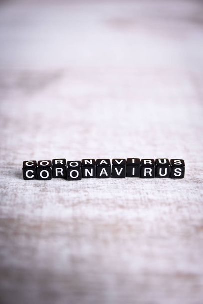 Έννοια coronavirus, Mers Cov αναπνευστικό σύνδρομο της Μέσης Ανατολής coronavirus .Coronavirus καταγωγής Wuhan, Κίνα.Επιγραφή coronavirus - Φωτογραφία, εικόνα