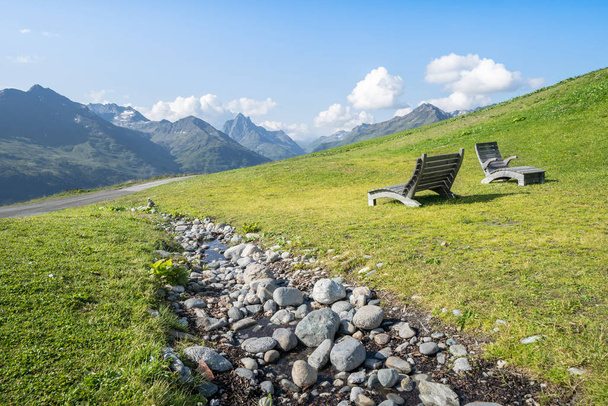 Paysage estival idyllique dans les Alpes
 - Photo, image