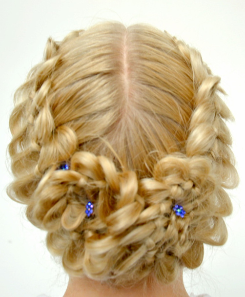 Блондинка молода жінка з милими косами
 - Фото, зображення
