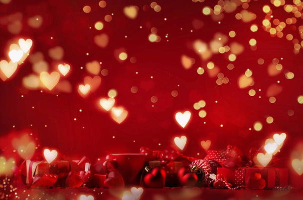 San Valentín Fondo Rojo con corazones rojos, regalos y cintas. Copiar espacio
 - Foto, Imagen