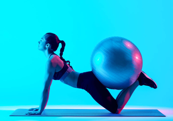 woman exercsing fitness pilates exercices isolated - Fotografie, Obrázek
