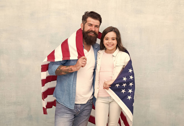 Independence day public holiday. How do americans celebrate independence day. Father and daughter with USA flag. Patriotic family. Independence day is chance for family members to reunite and relax - Foto, Imagem