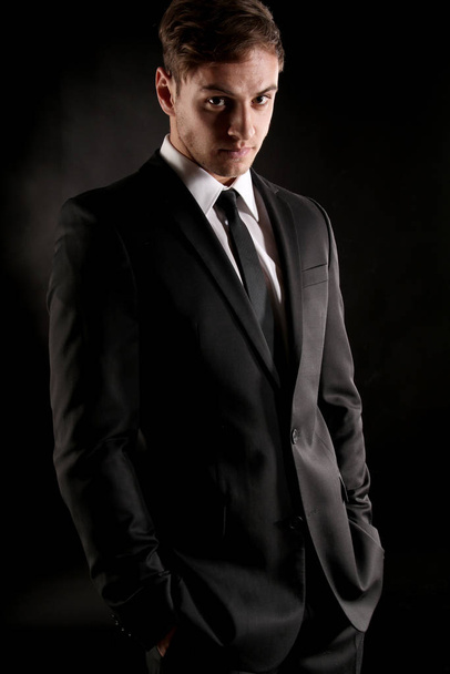 portrait of man in suit - Foto, imagen