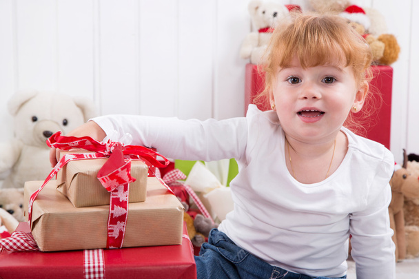 Little girl is happy on christmas - X-mas with children - Foto, Bild