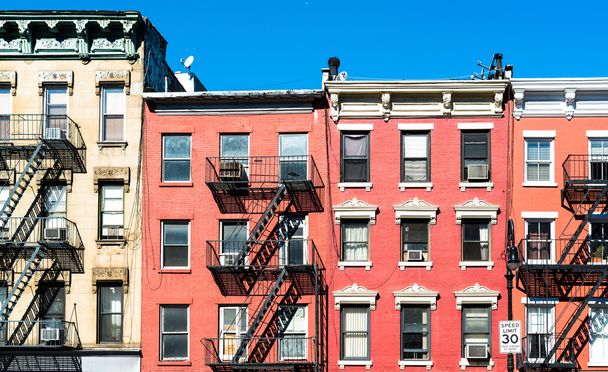 Típicas fachadas de Nueva York
 - Foto, Imagen