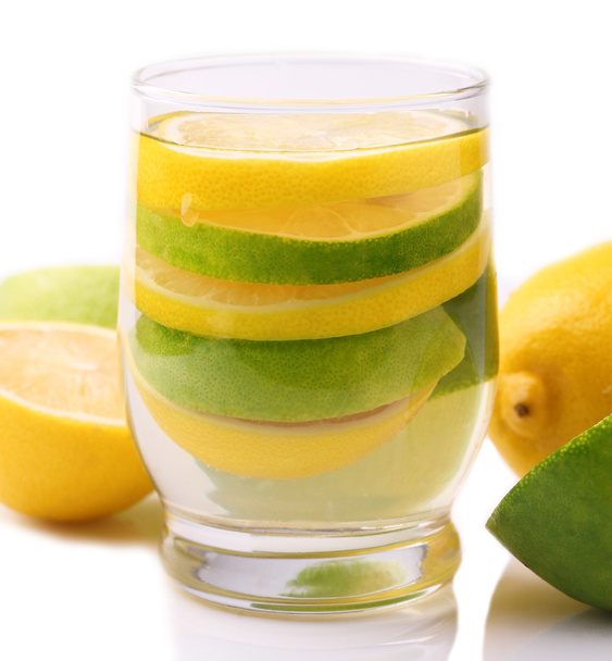 Agua con limón - Foto, imagen