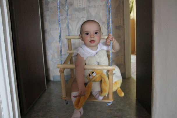 Bébé avec des émotions différentesbelle fille d'un an
 - Photo, image