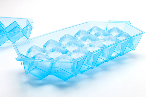molde de gelo, rack de cubo de gelo com tampa
 - Foto, Imagem