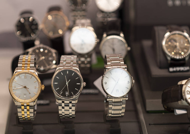 Розкішних годинників
  - Фото, зображення