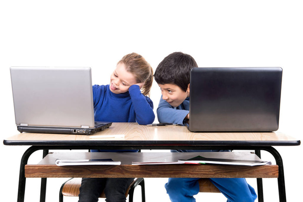 Children in the classroom with laptop computers - Φωτογραφία, εικόνα