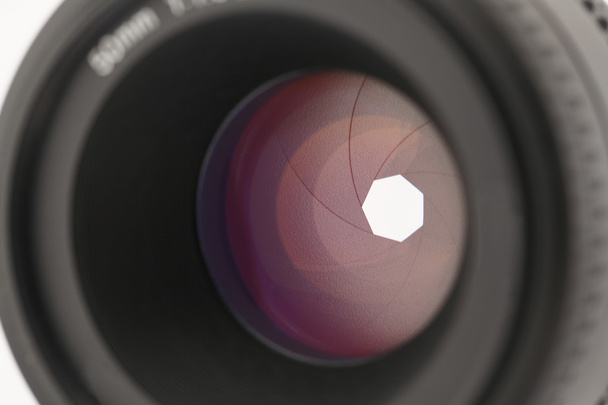 lens sluiter colse-up (focus op sluitertijd blade) - Foto, afbeelding