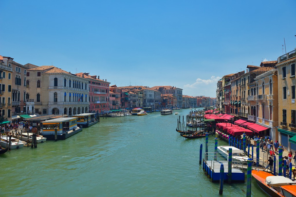 Venecia, Vista desde el Puente de Rialto. Italia
. - Foto, Imagen