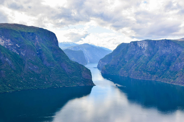 Ландшафт Aurlandsfjord в Норвегії. - Фото, зображення