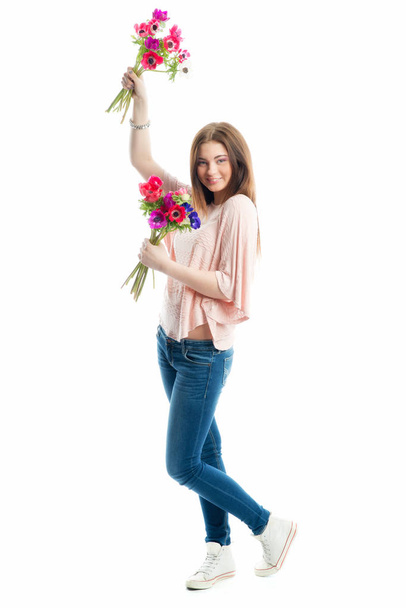 young girl with bouquet - Foto, imagen