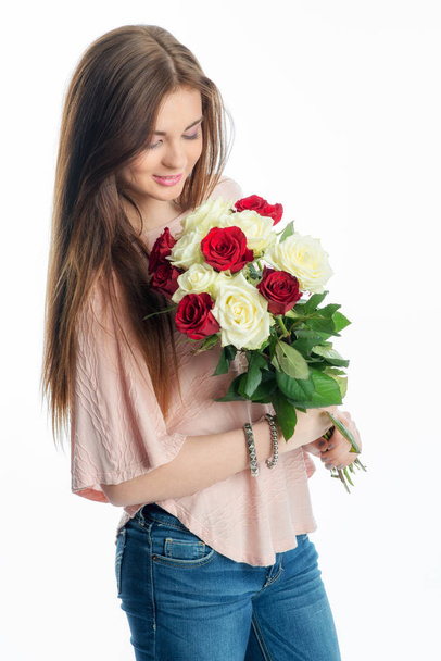 young girl holding a bouquet - Foto, Imagem