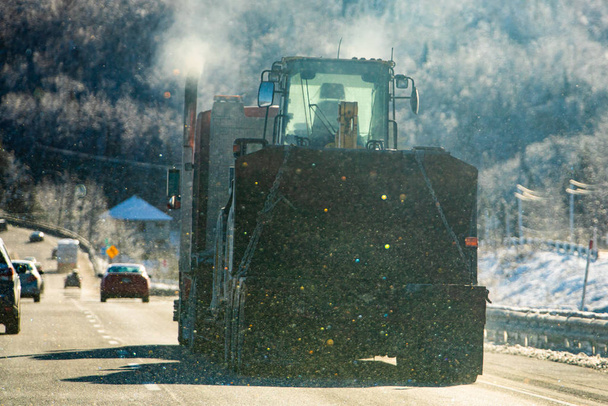 dépanneuse lourde tire tracteur en hiver
 - Photo, image