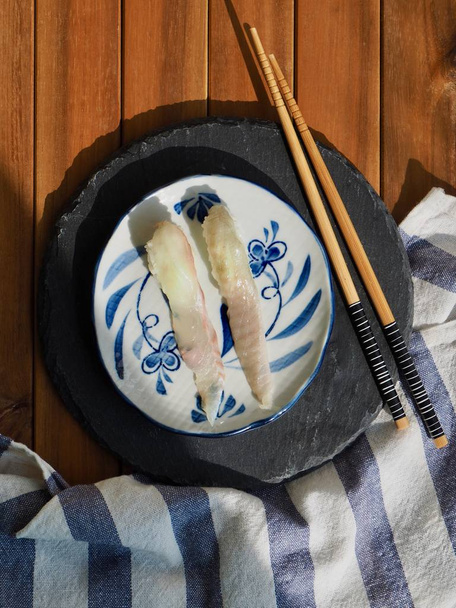 Comida tradicional japonesa Flatfish Sushi
 - Foto, Imagem