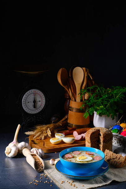 Pasqua in polacco: zuppa di farina aspra per la colazione di Pasqua (urek
)  - Foto, immagini