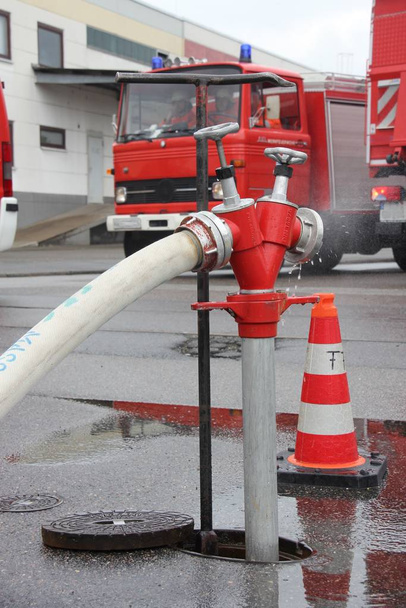 fire hydrant on the street - Fotoğraf, Görsel