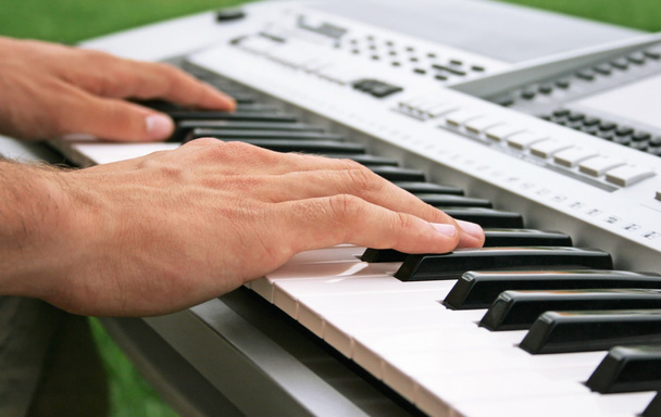 Keyboard player - Photo, Image
